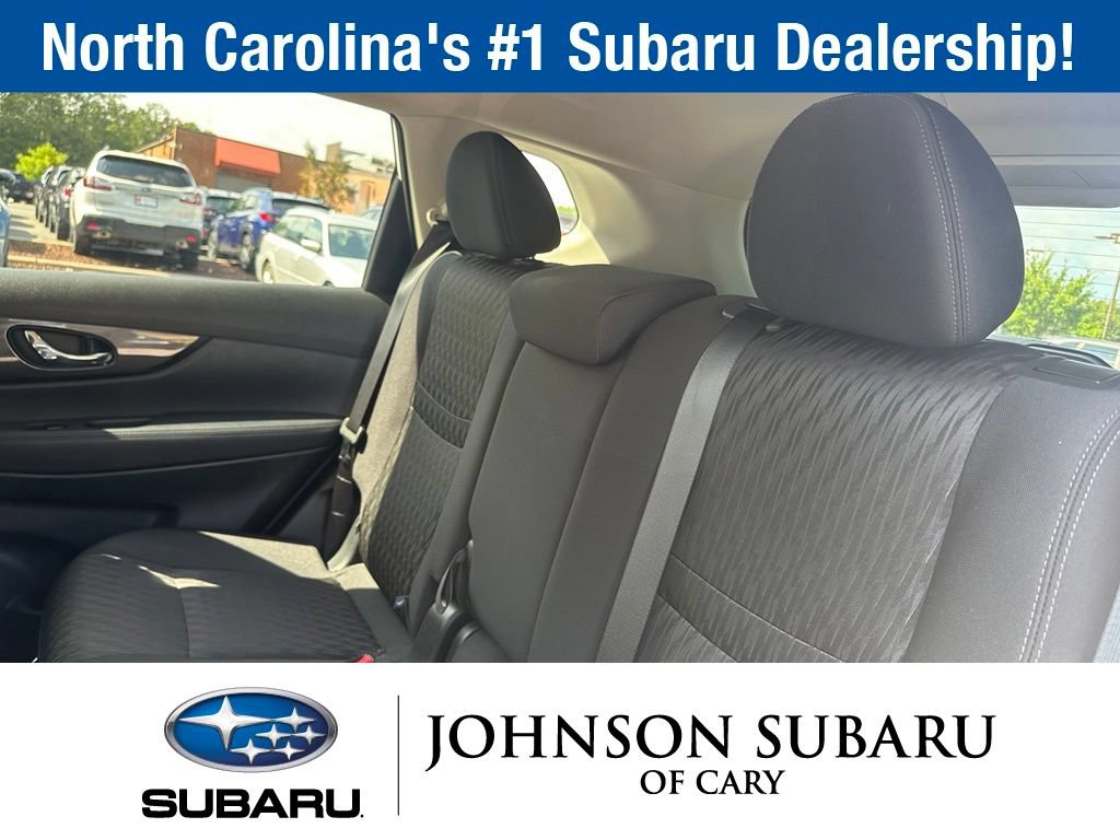 Used 2018 Nissan Rogue SV w/ Sun & Sound Touring Package FWD image 21