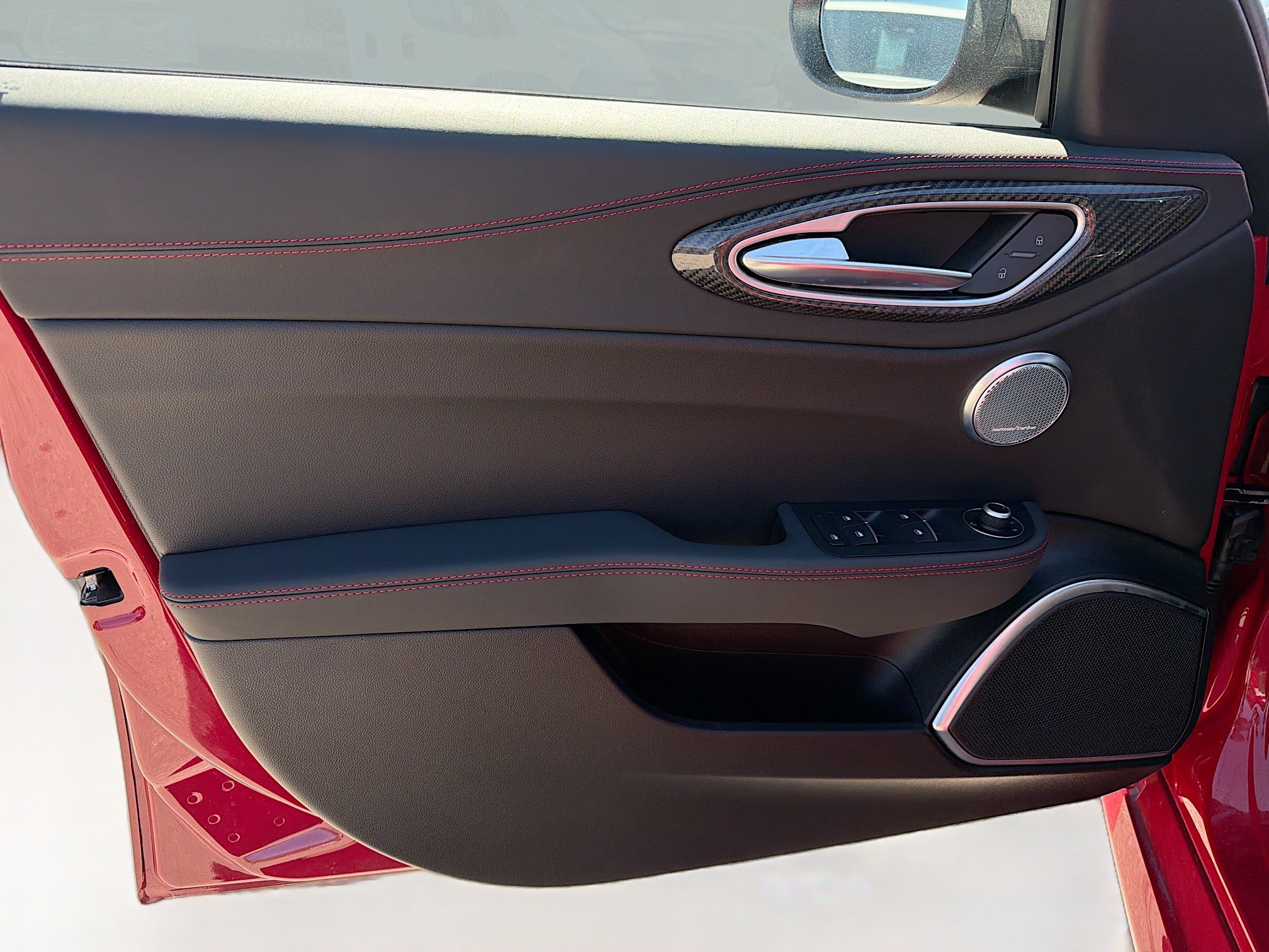 Used 2023 Alfa Romeo Giulia Estrema image 21