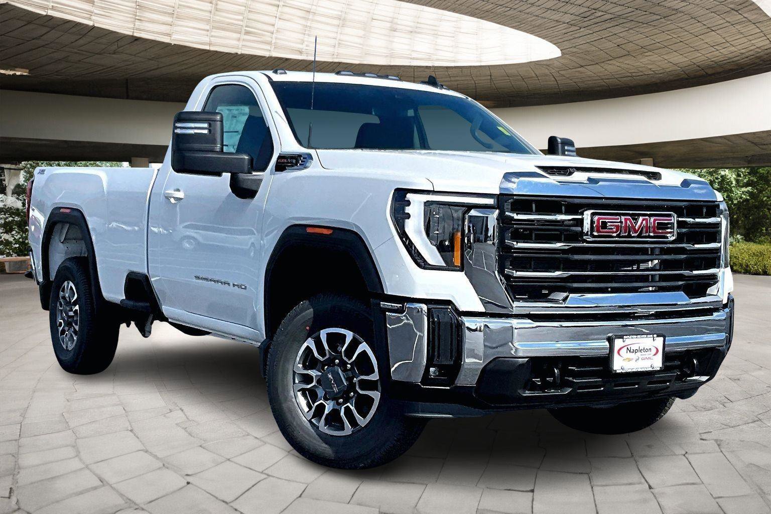New 2026 GMC Sierra 2500 SLE AWD/4WD image 2
