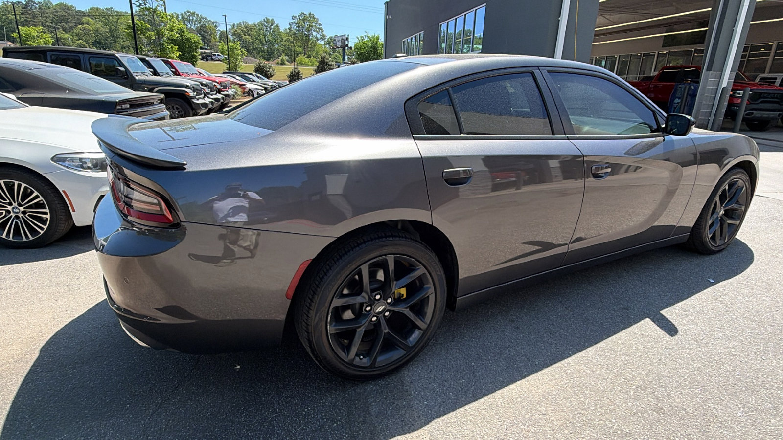 Used 2022 Dodge Charger SXT w/ Blacktop Package image 8
