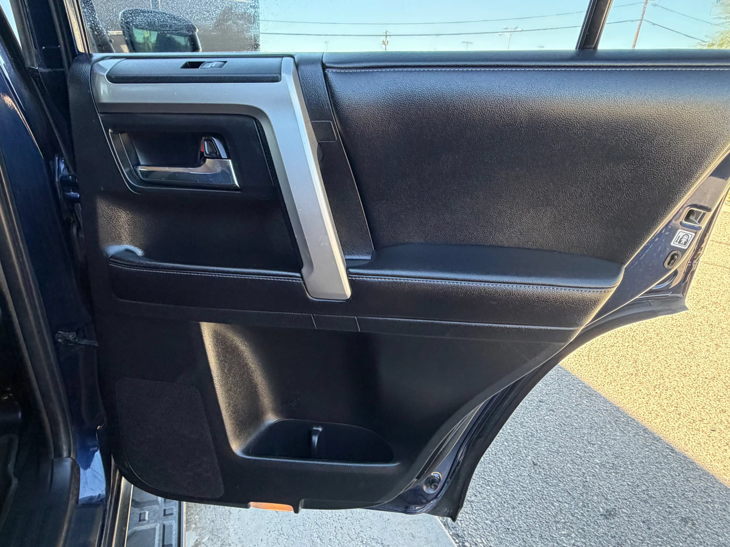 Used 2017 Toyota 4Runner SR5 AWD/4WD image 18