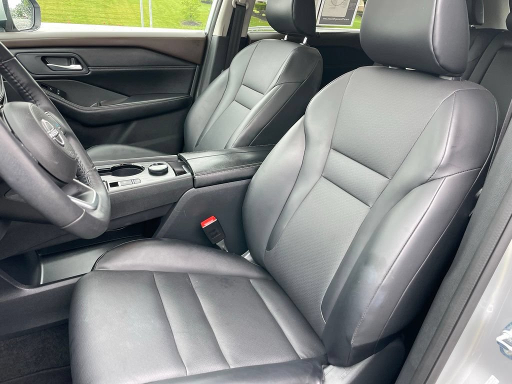 Certified 2023 Nissan Rogue SV w/ SV Premium Package AWD/4WD image 7