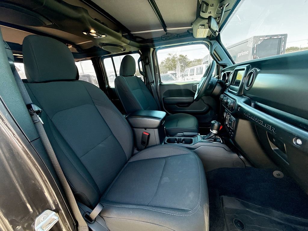 Used 2023 Jeep Wrangler Unlimited w/ Cold Weather Group image 32