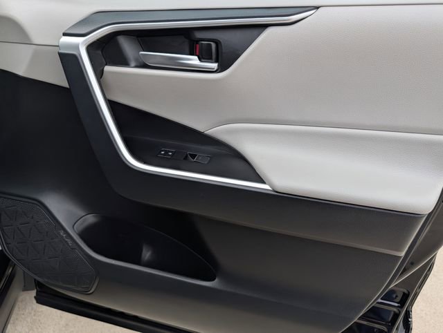 Certified 2025 Toyota RAV4 XLE w/ Convenience Package image 34