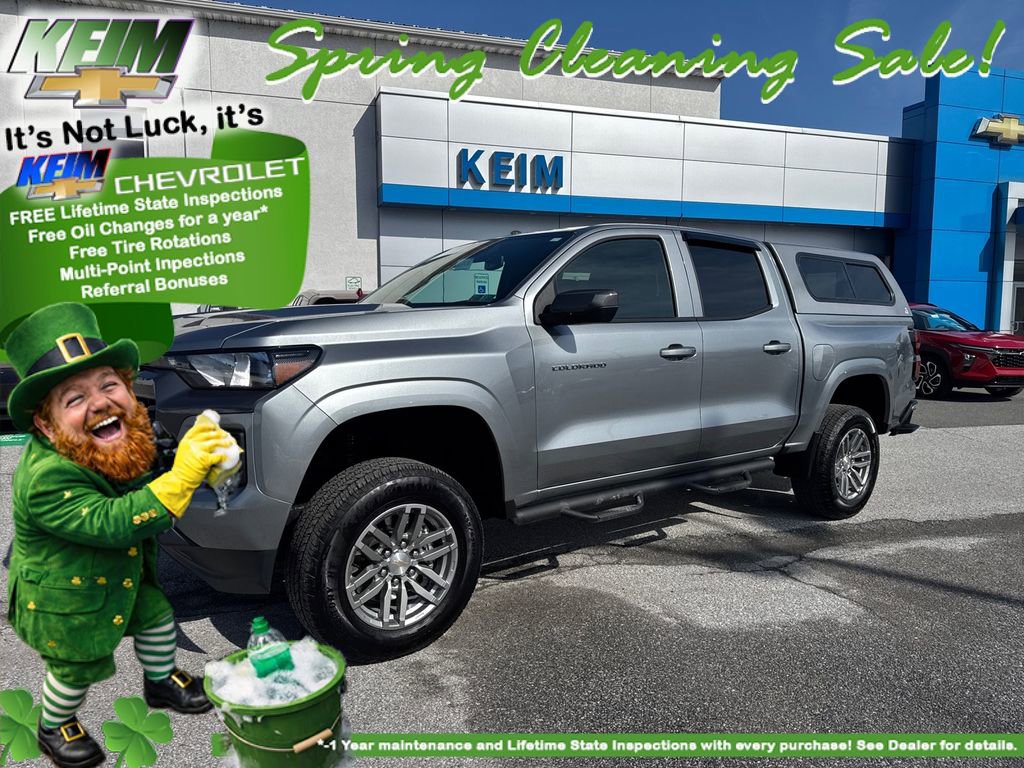 Used 2025 Chevrolet Colorado LT image 2
