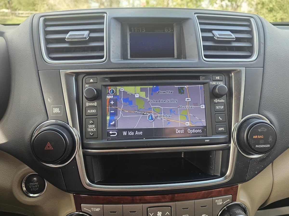 Used 2013 Toyota Highlander Limited FWD image 19