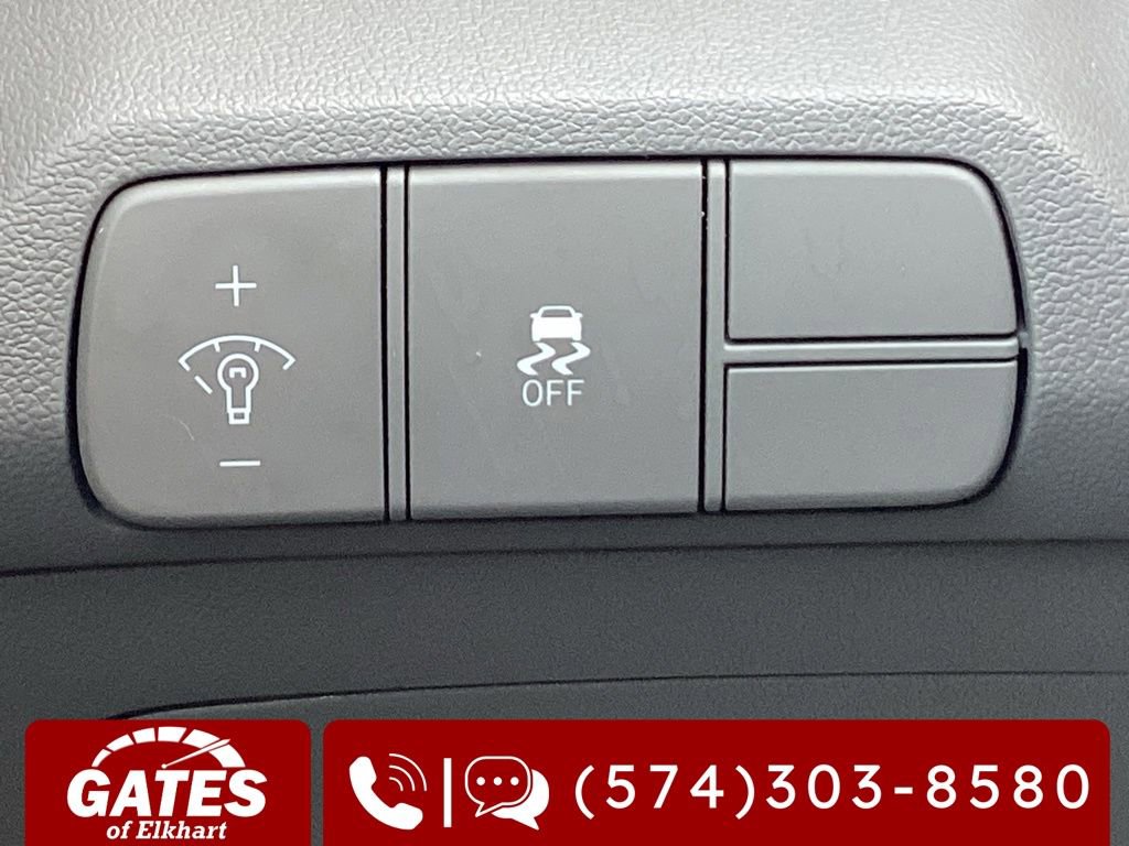 Used 2025 Hyundai Elantra SEL FWD image 23