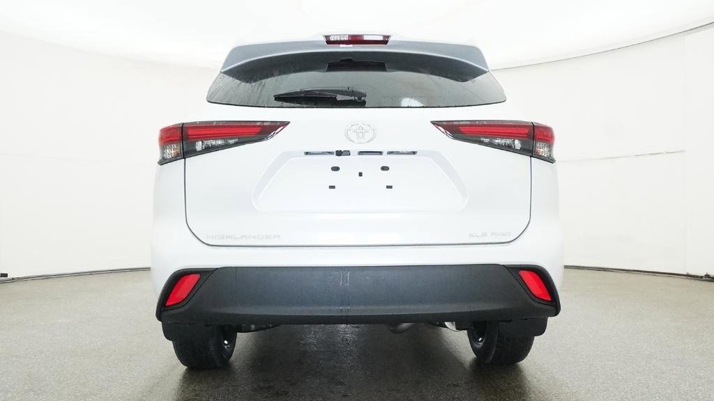 New 2026 Toyota Highlander XLE image 16