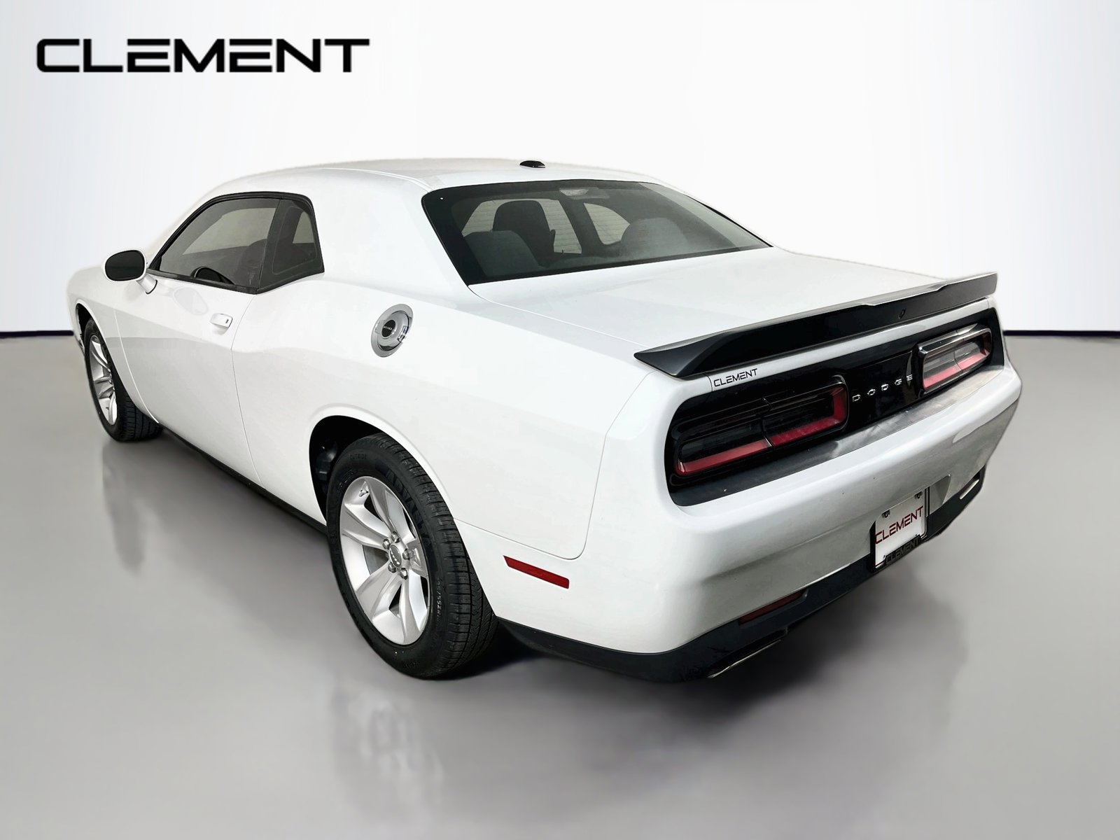Used 2023 Dodge Challenger SXT RWD image 9