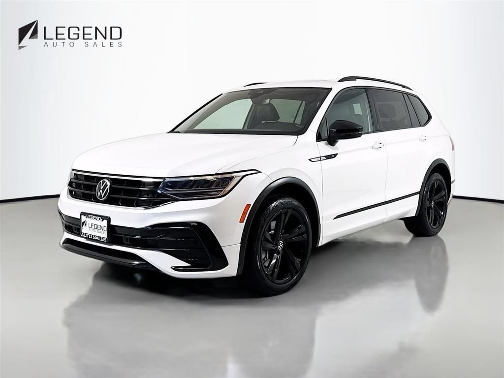 Used 2024 Volkswagen Tiguan SE R-Line FWD image 1