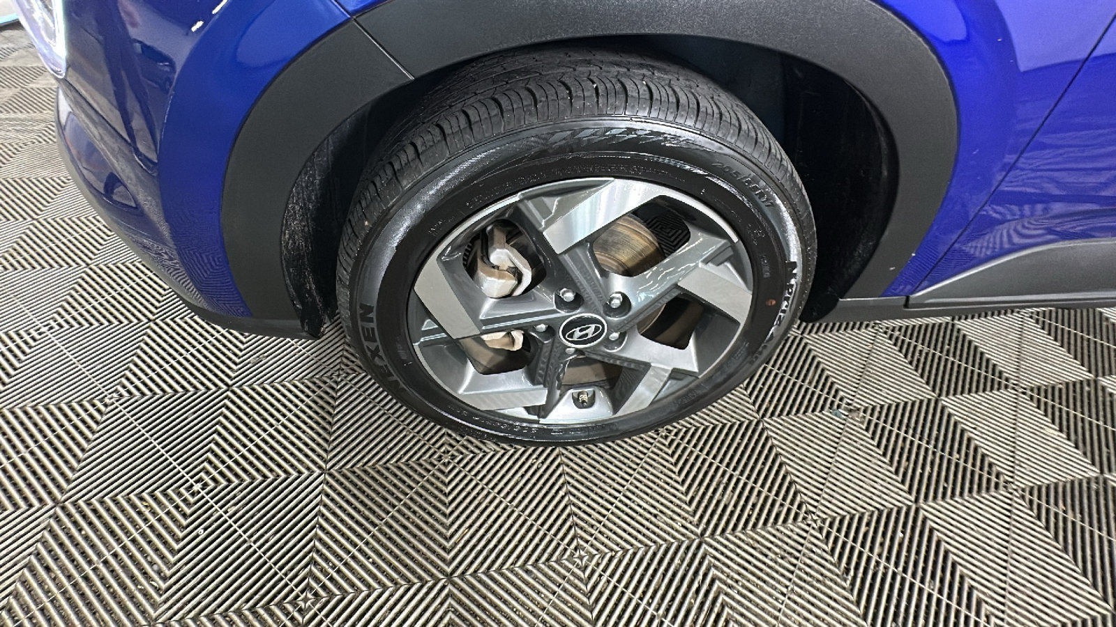 Certified 2023 Hyundai Venue Limited FWD image 12