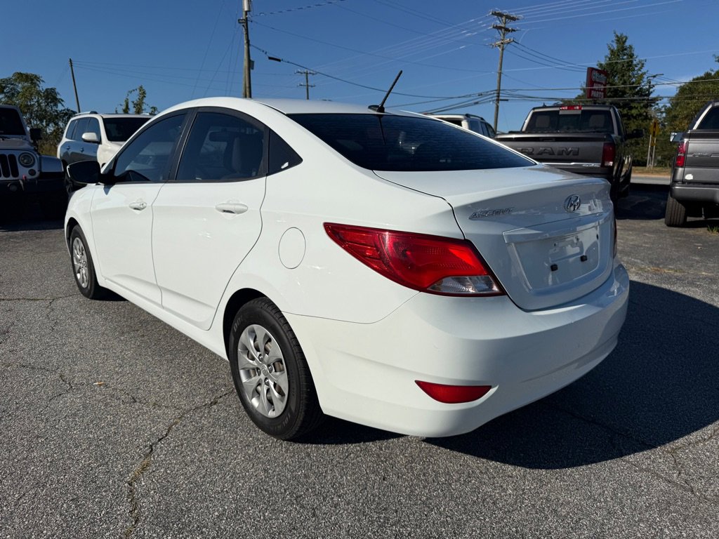 Used 2016 Hyundai Accent SE image 5