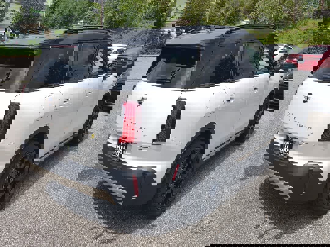 Used 2025 MINI Cooper Countryman SE w/ Comfort Package Max image 4