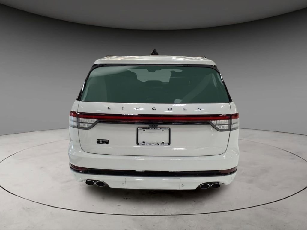 New 2026 Lincoln Aviator Black Label w/ Jet Appearance Package AWD/4WD image 4