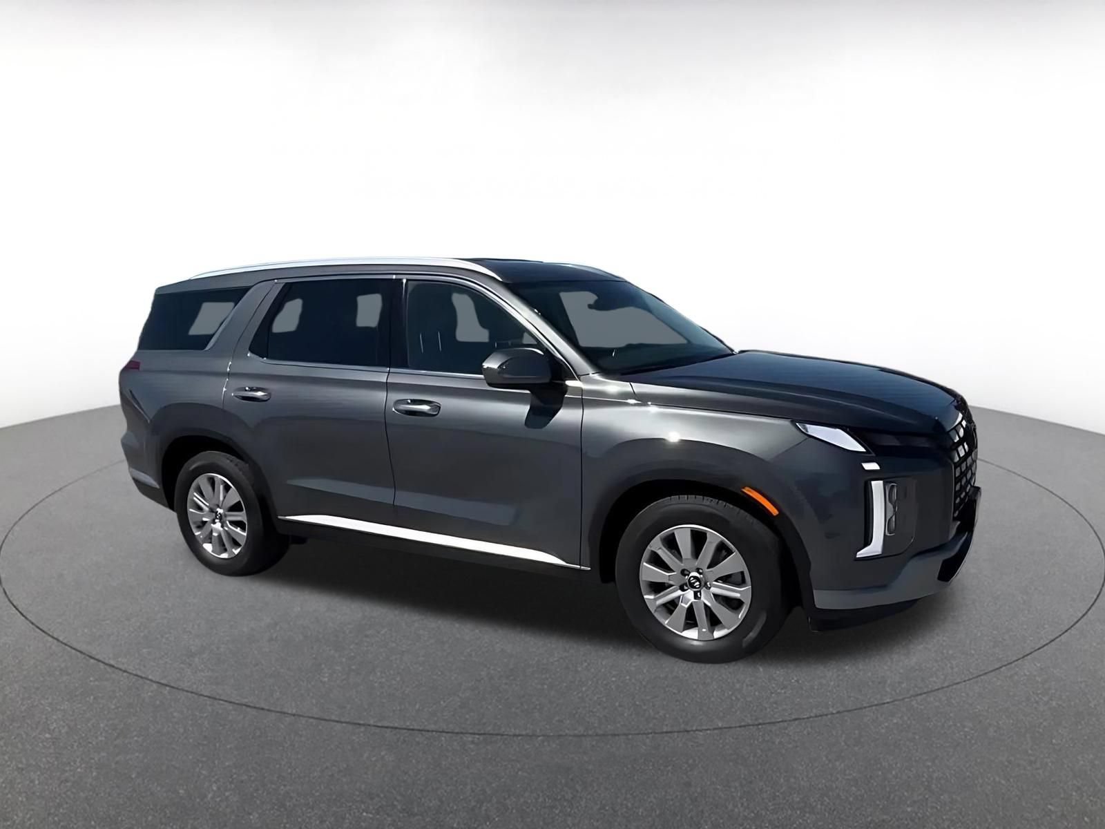 Used 2025 Hyundai Palisade SEL FWD image 2