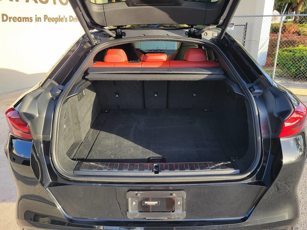 Used 2021 BMW X6 M w/ Competition Package image 20