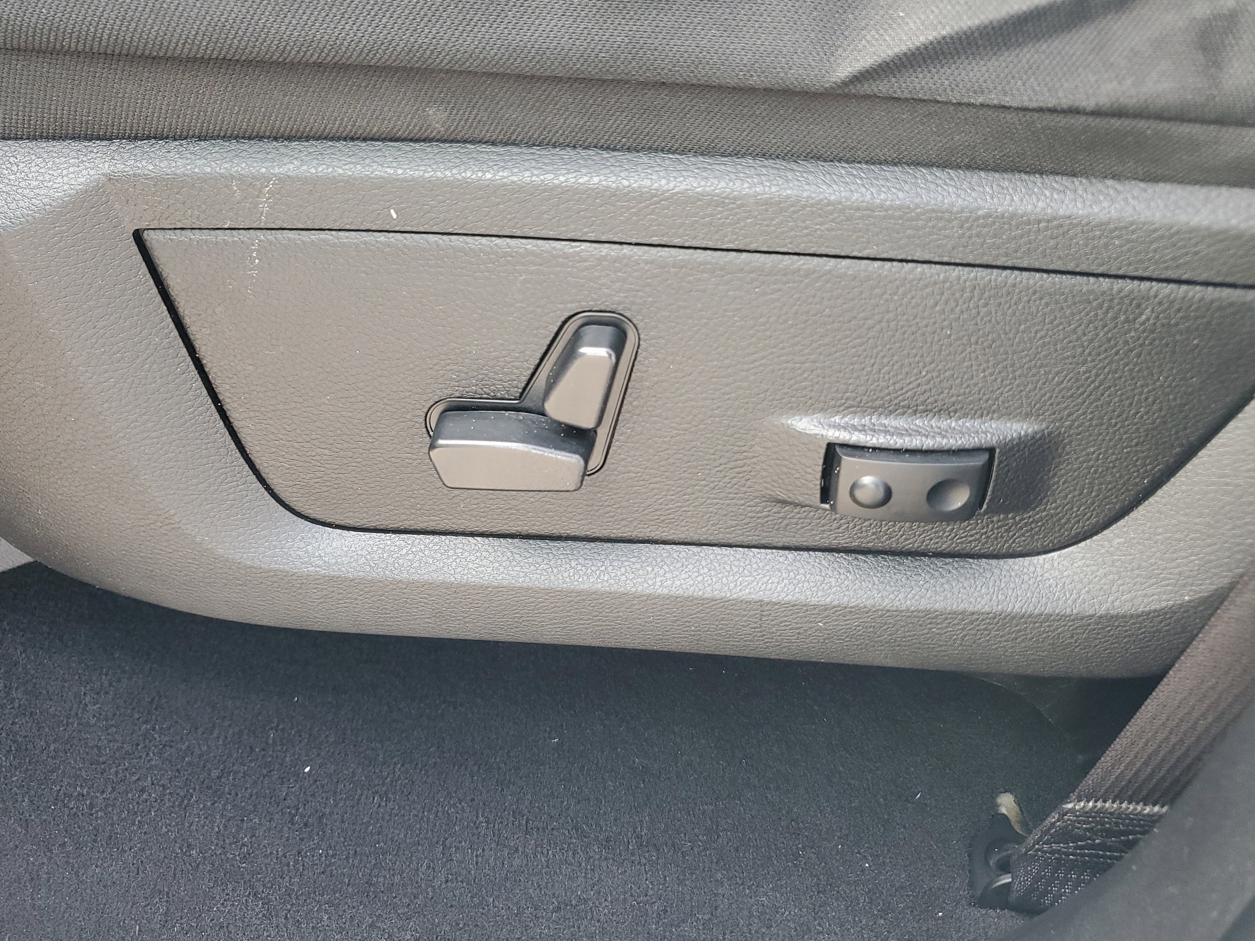 Used 2023 RAM 1500 Classic SLT w/ Trailer & Traction Group image 12