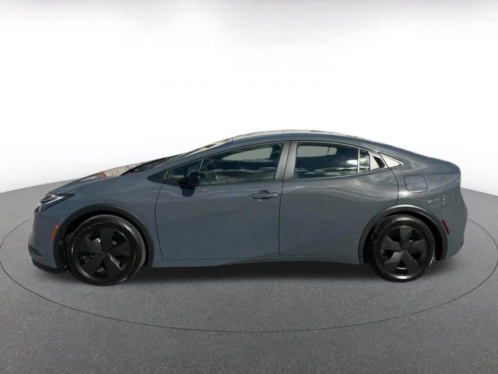 Used 2025 Toyota Prius LE image 9
