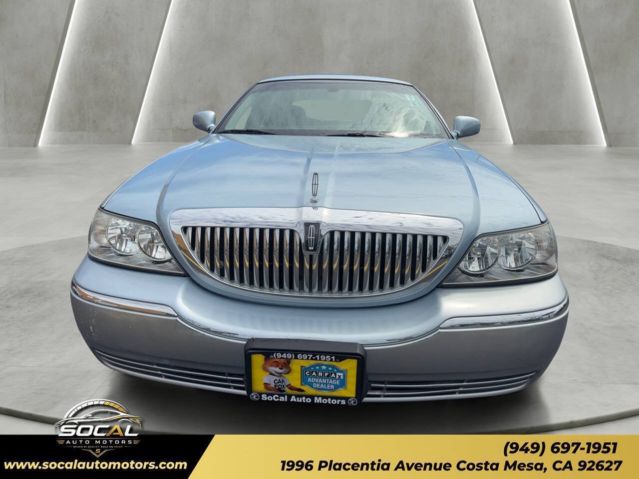 Used 2008 Lincoln Town Car Signature Limited RWD image 8