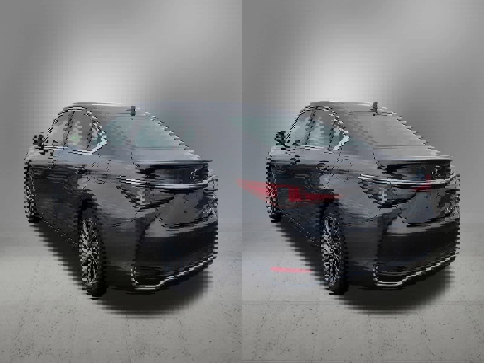 Used 2024 Lexus ES 300h Ultra Luxury image 4