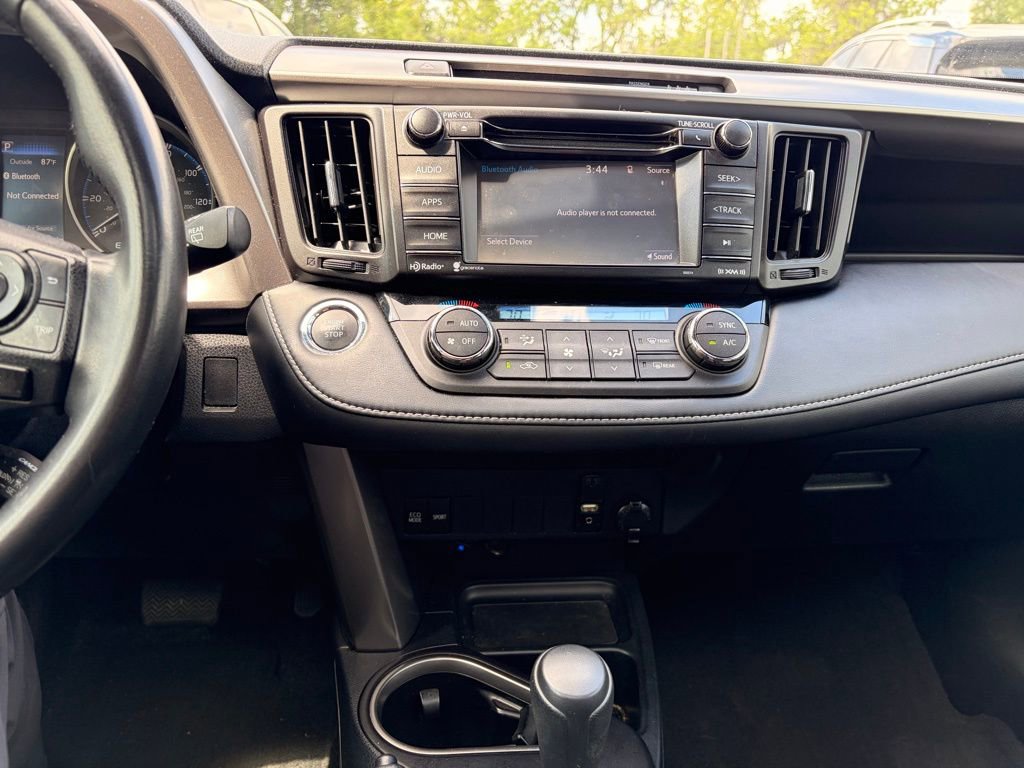 Used 2018 Toyota RAV4 XLE FWD image 17