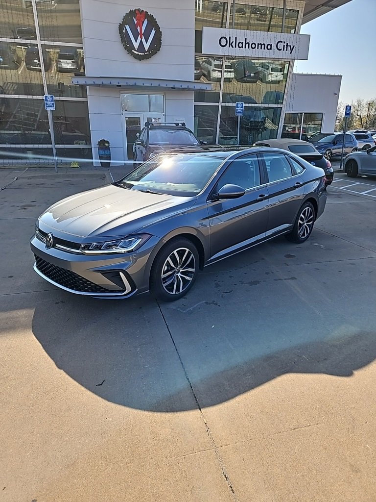 New 2026 Volkswagen Jetta SE image 1