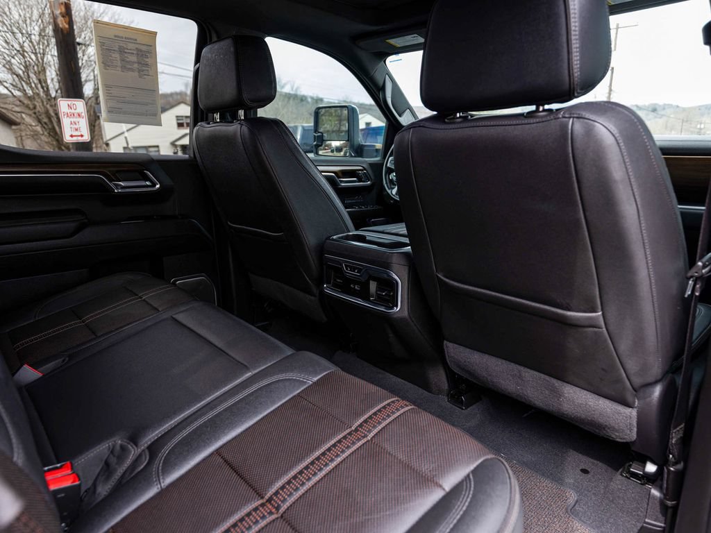Used 2024 Chevrolet Silverado 1500 High Country w/ Technology Package AWD/4WD image 26