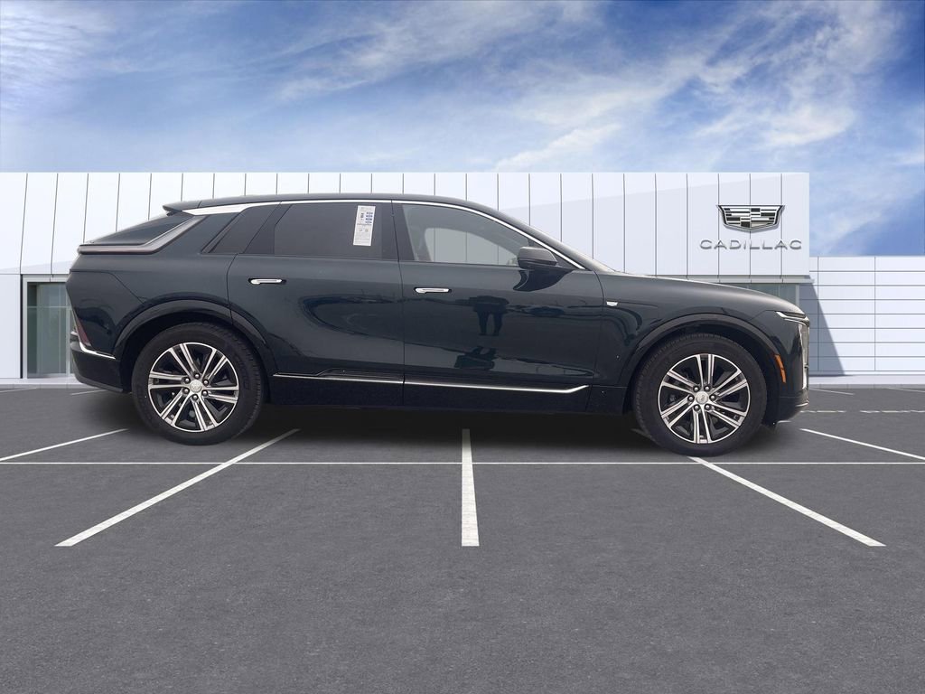 Certified 2024 Cadillac Lyriq Luxury image 9