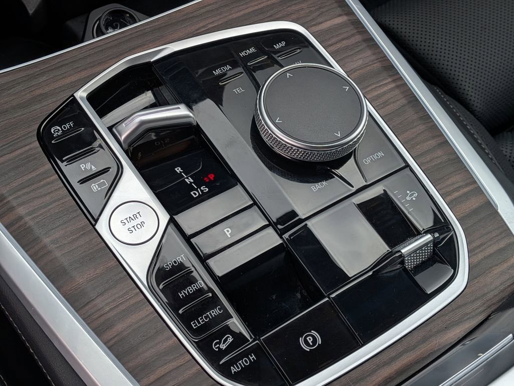 Certified 2024 BMW X5 xDrive50e w/ Premium Package image 11