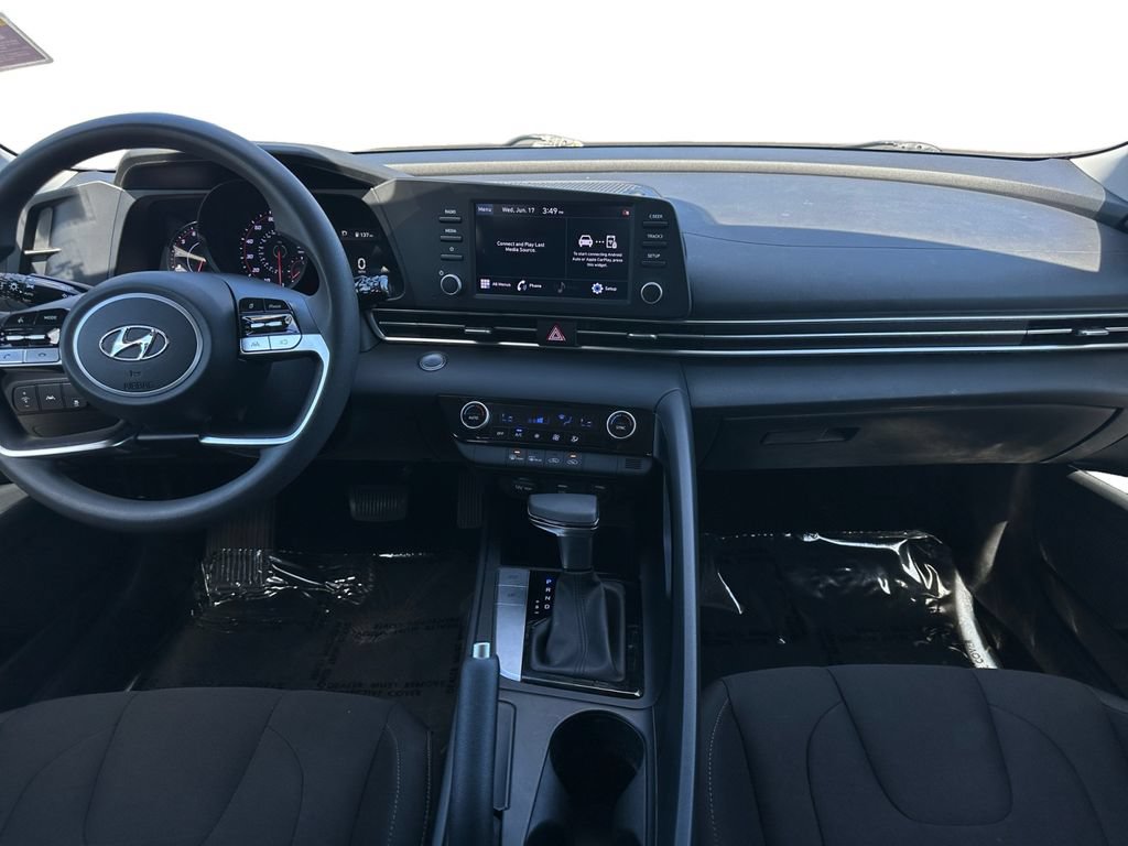 Used 2022 Hyundai Elantra SEL w/ Cargo Package FWD image 13