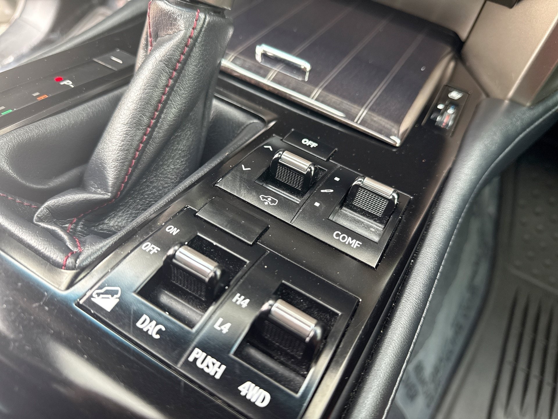 Used 2020 Lexus GX 460 Luxury w/ Luxury Sport Package AWD/4WD image 33