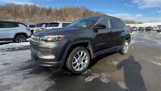 Used 2022 Jeep Compass Latitude w/ Sun and Sound Group image 4