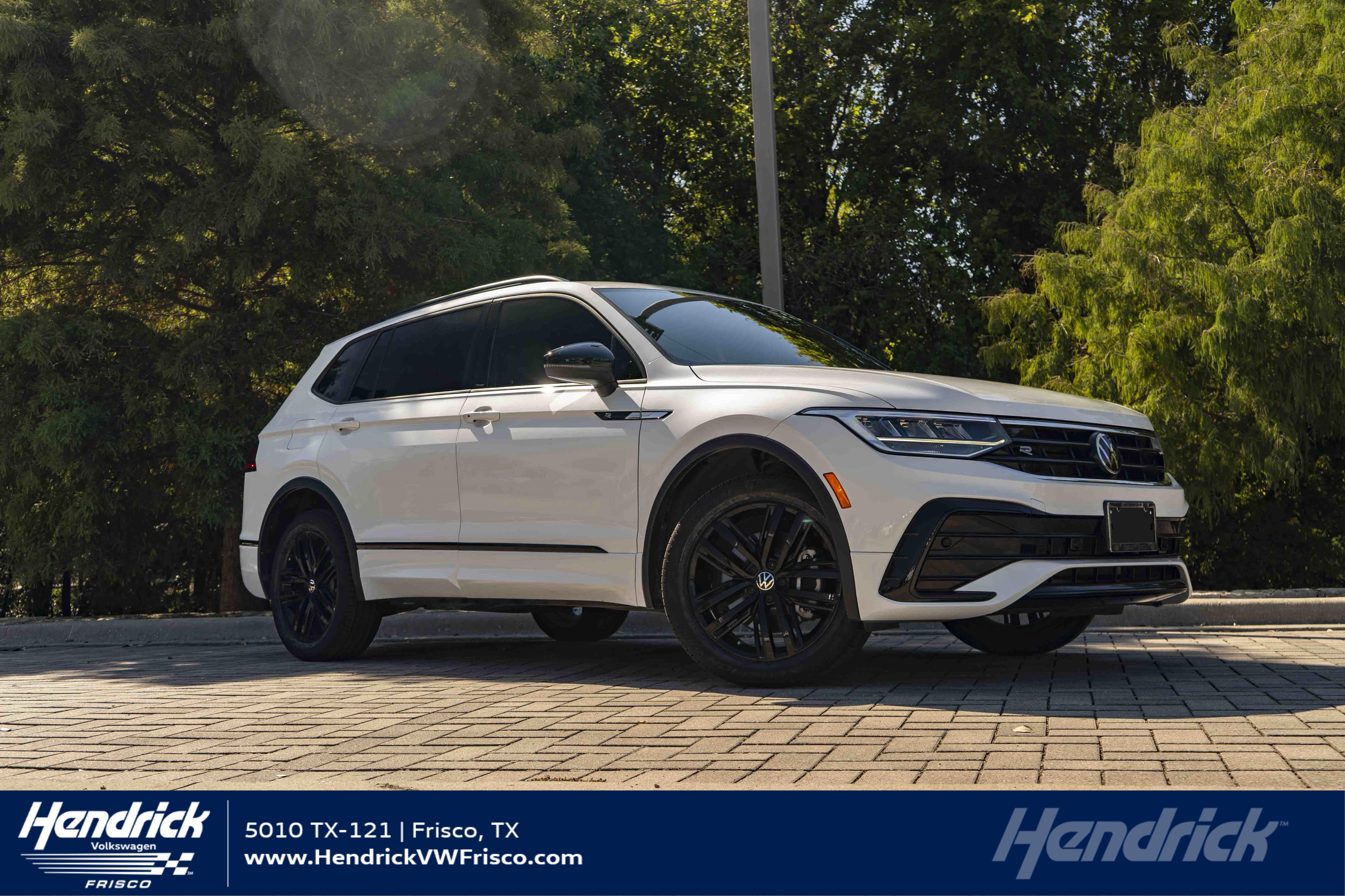 Certified 2022 Volkswagen Tiguan SE R-Line FWD image 1