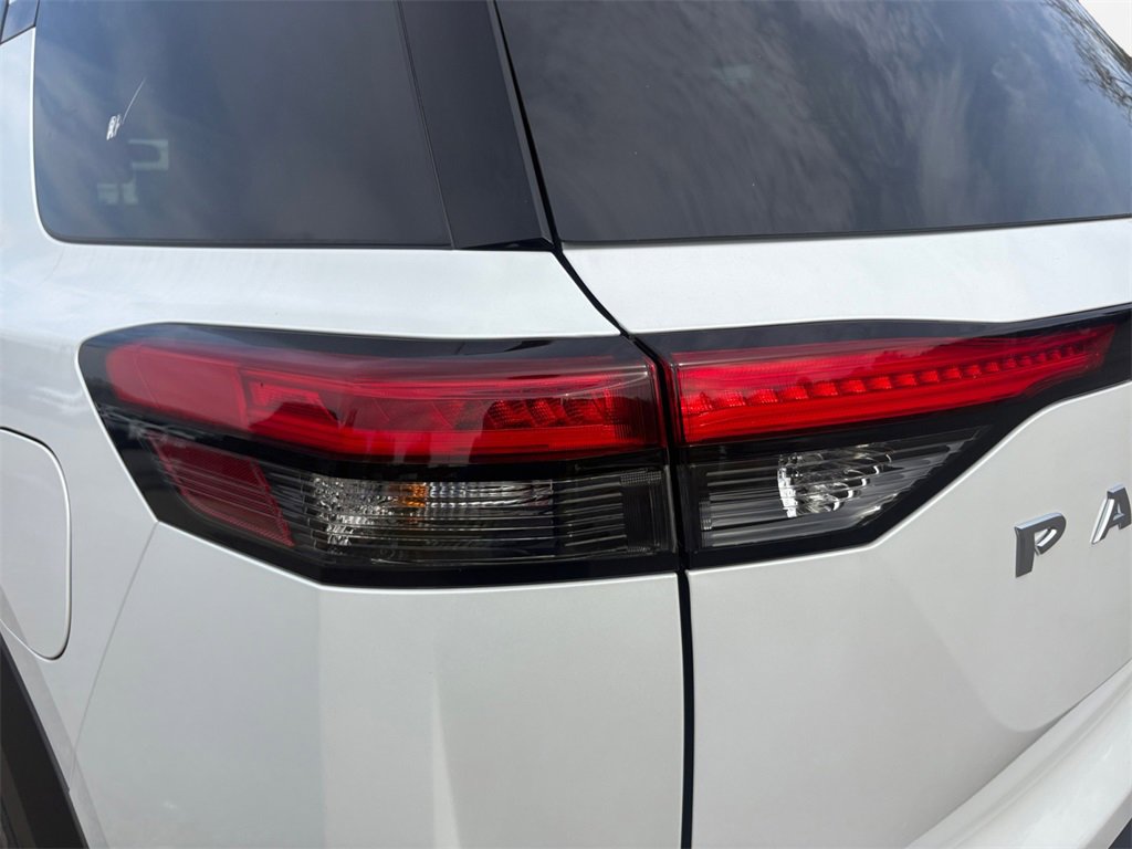 New 2025 Nissan Pathfinder SV image 21