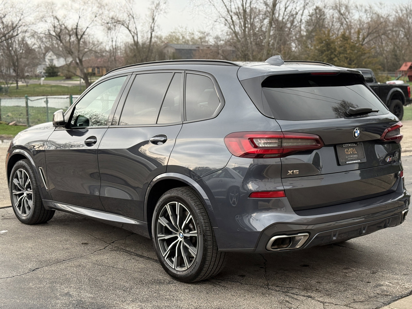 Used 2022 BMW X5 M50i image 4