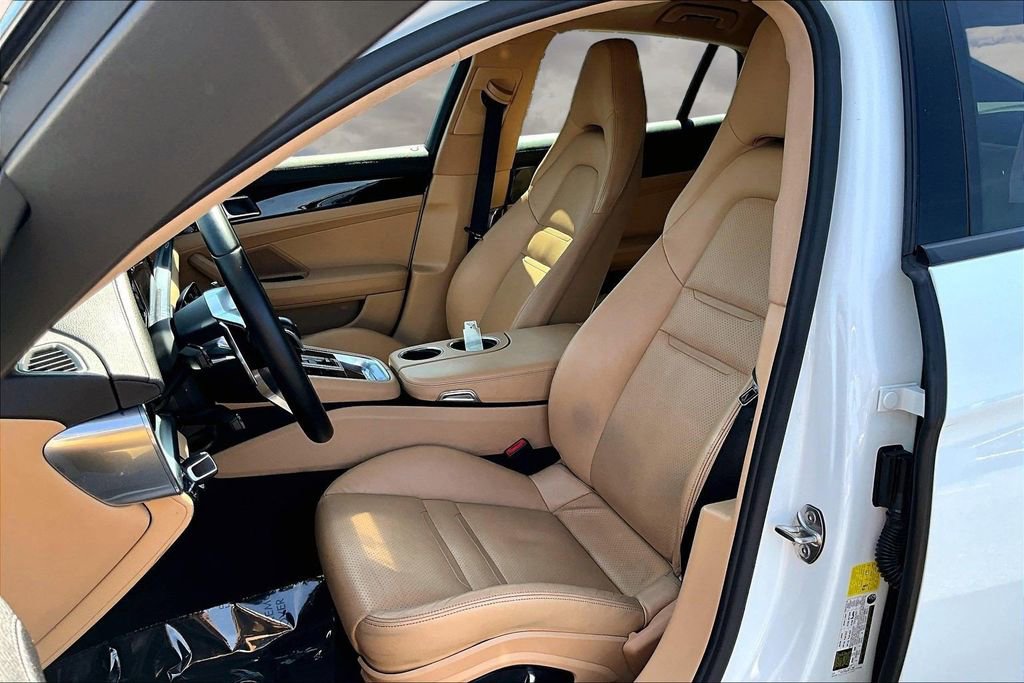 Used 2018 Porsche Panamera 4 image 21