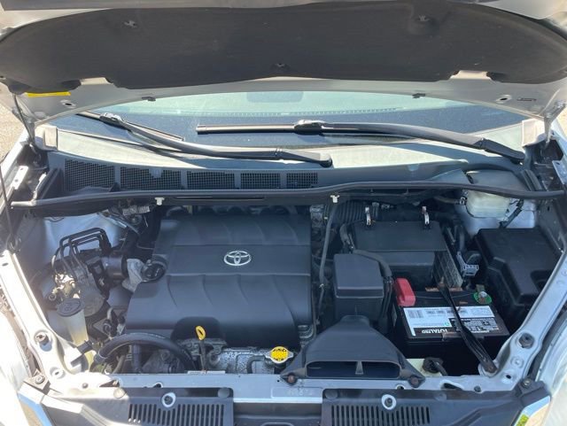 Used 2011 Toyota Sienna LE w/ Towing Pkg FWD image 25