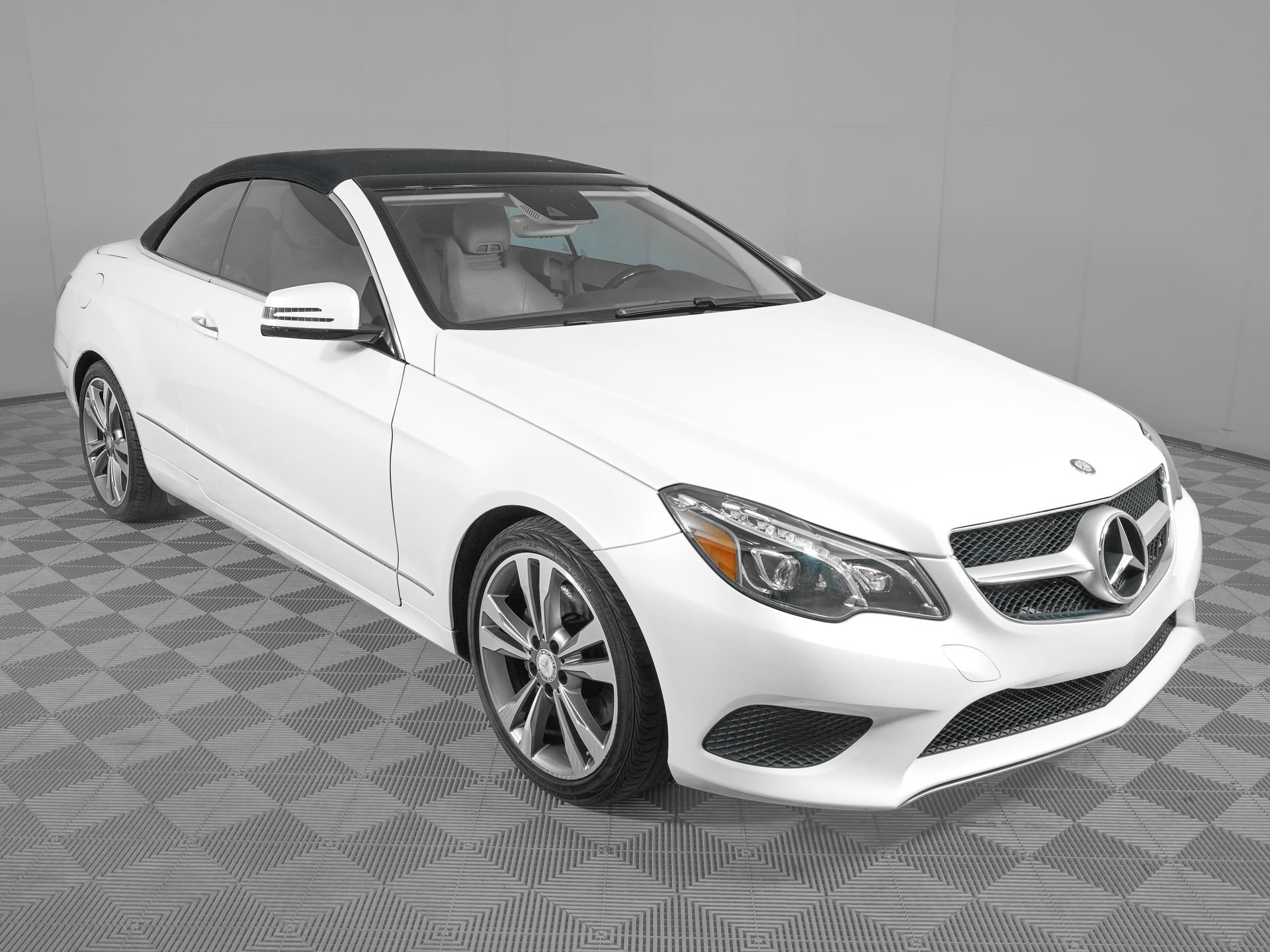 Used 2014 Mercedes-Benz E 350 Cabriolet image 3