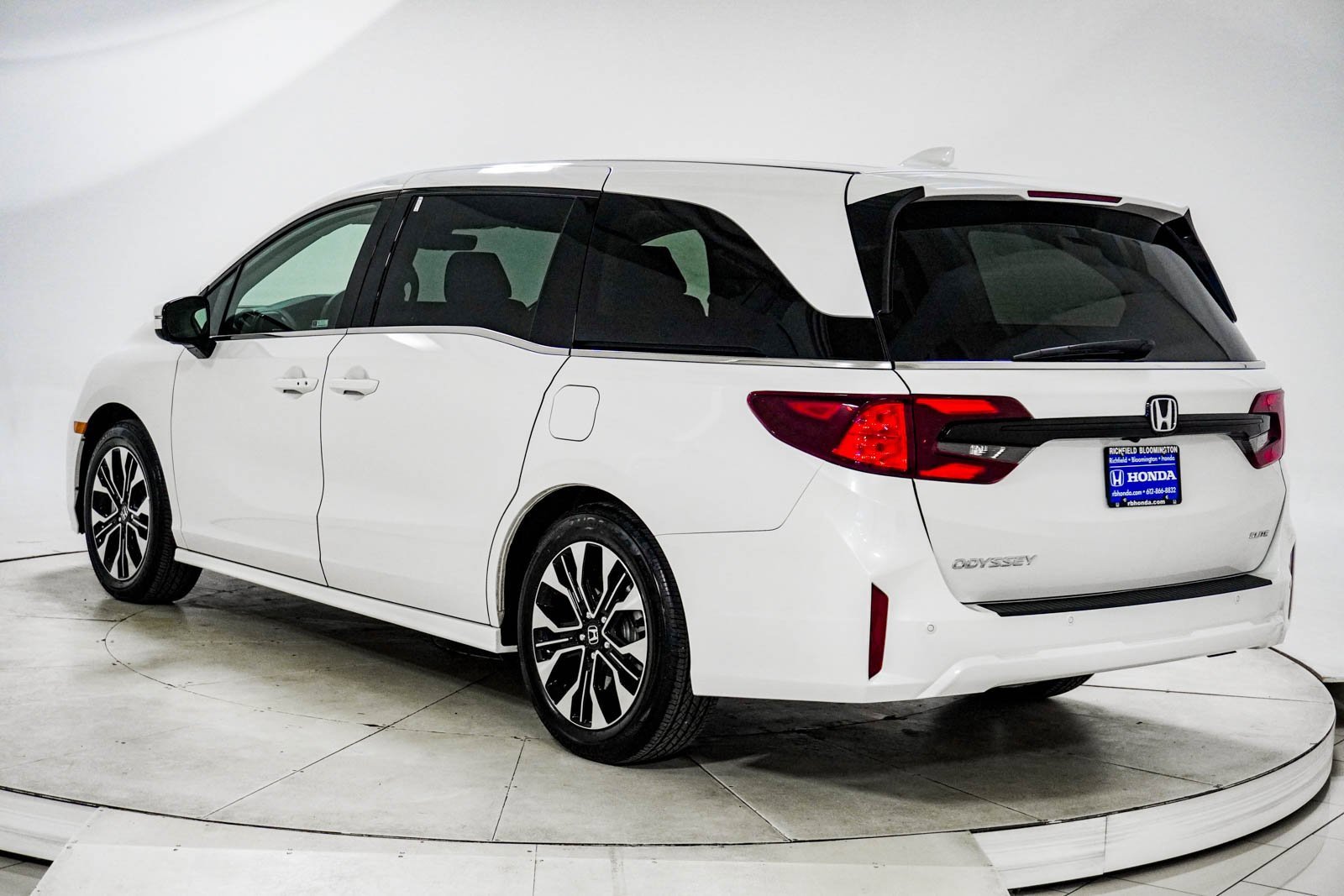 Certified 2026 Honda Odyssey Elite image 6