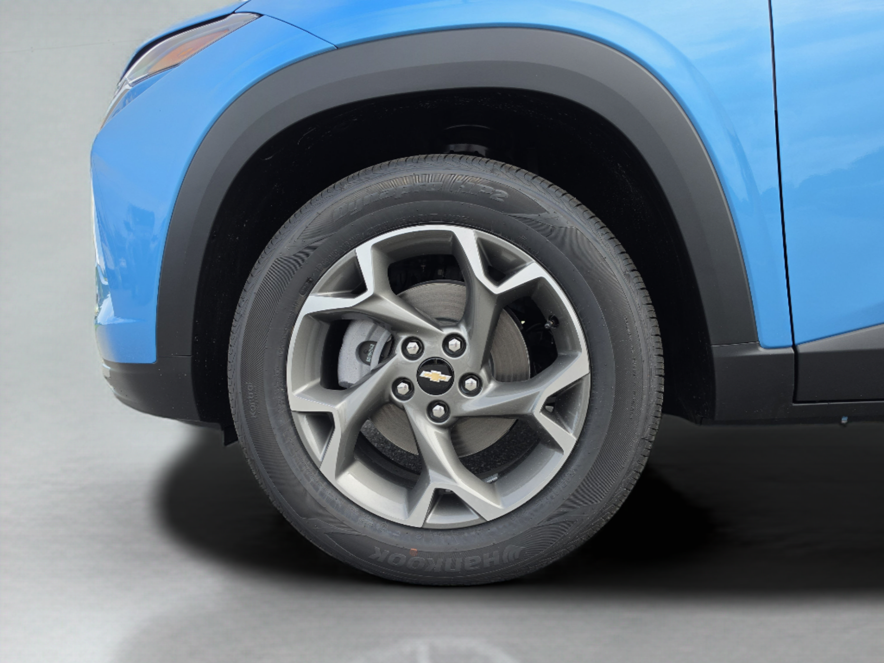 New 2026 Chevrolet Trax LT w/ Sunroof Package FWD image 38