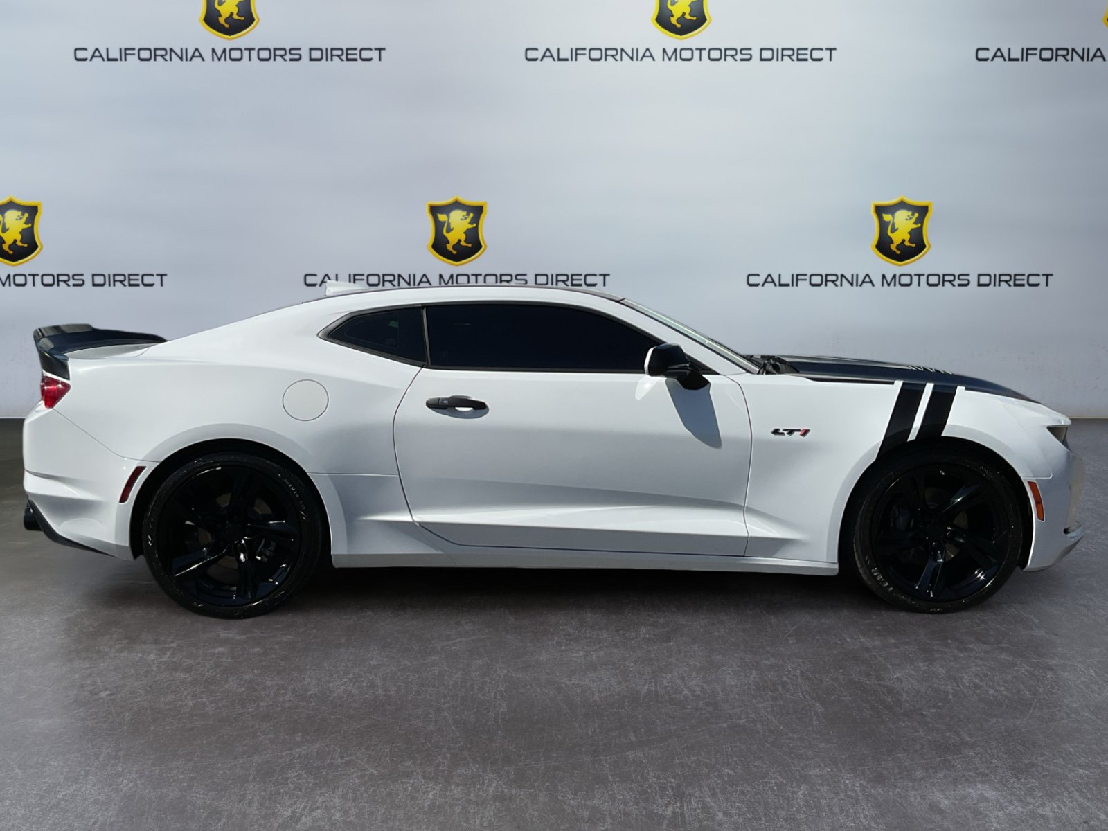Used 2020 Chevrolet Camaro LT RWD image 4