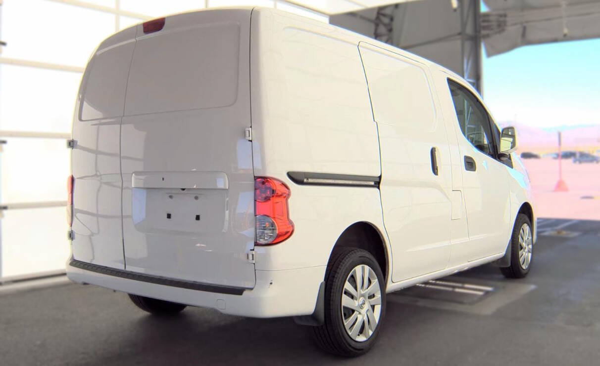 Used 2019 Nissan NV200 SV w/ Navigation Package FWD image 2