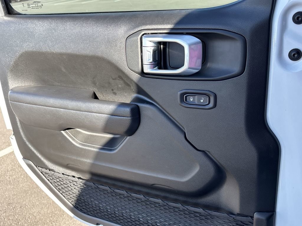 Used 2025 Jeep Wrangler Sport image 37