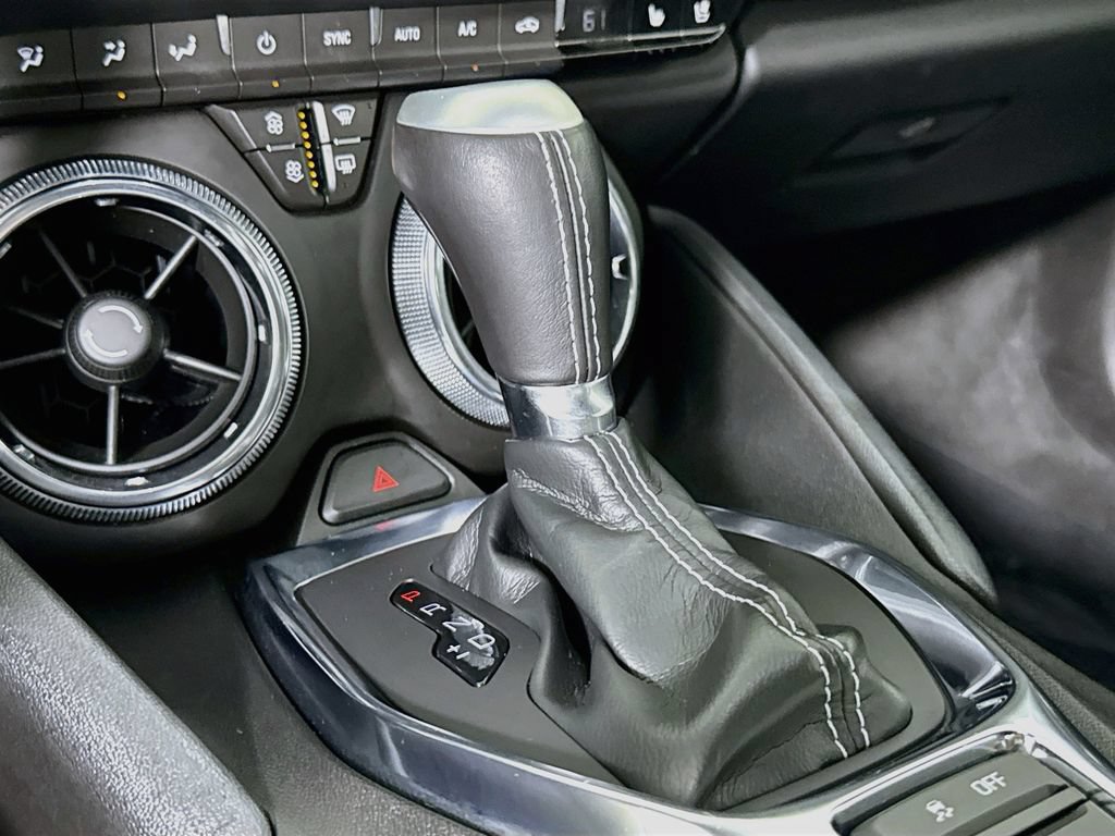 Used 2019 Chevrolet Camaro LT RWD image 8