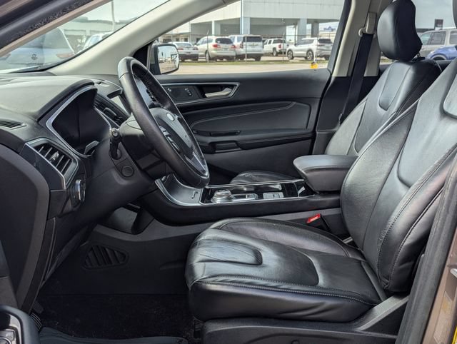 Used 2019 Ford Edge Titanium FWD image 12
