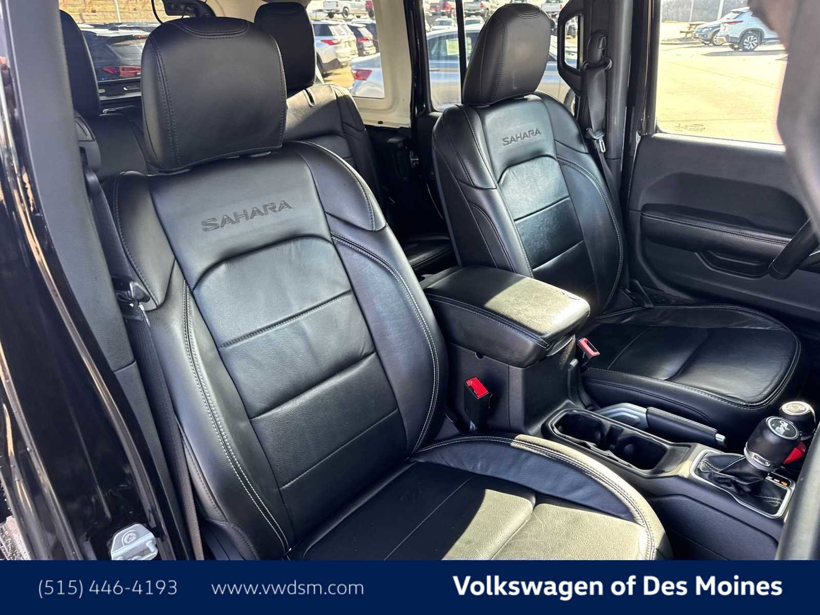 Used 2018 Jeep Wrangler Unlimited Sahara AWD/4WD image 15