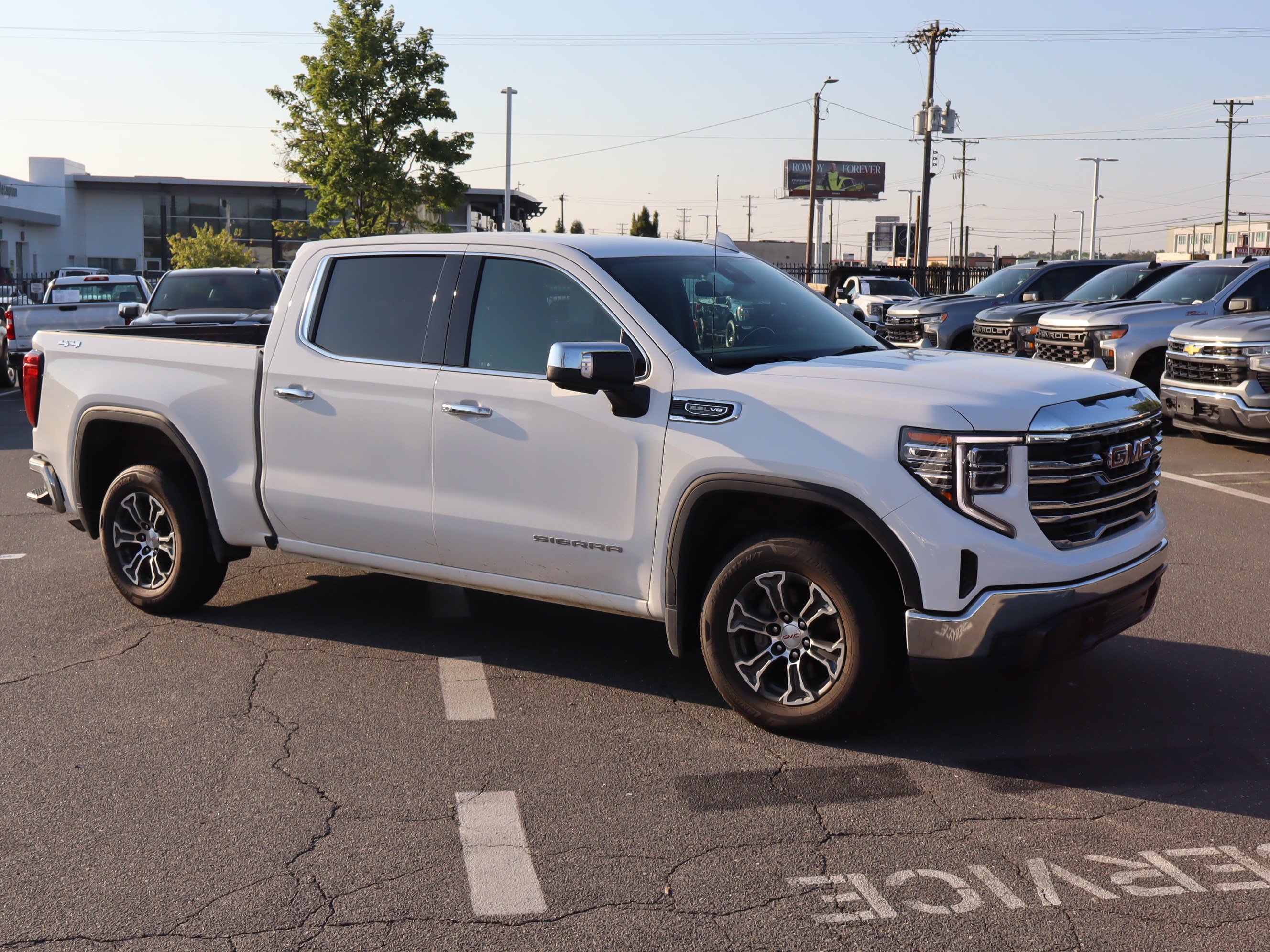 Used 2025 GMC Sierra 1500 SLT AWD/4WD image 2
