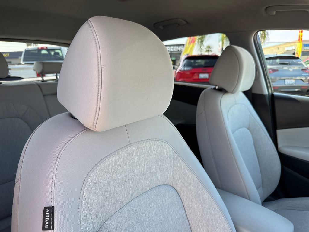 Used 2023 Hyundai Kona SE w/ Cargo Package image 15