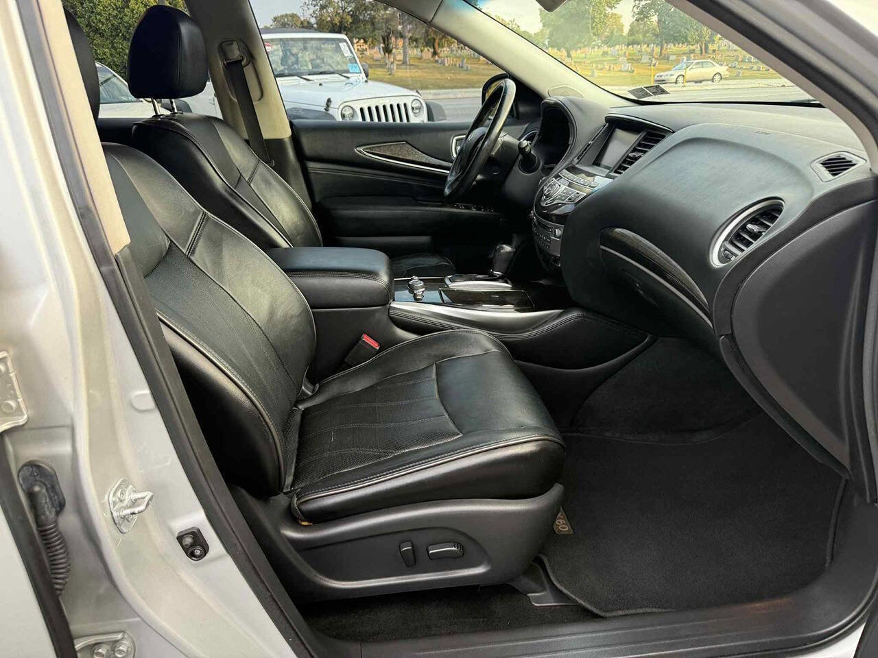 Used 2015 INFINITI QX60 AWD w/ Premium Package image 20