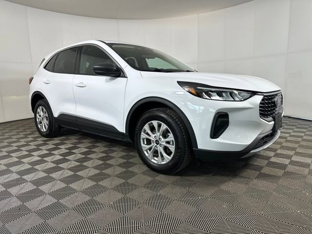 Used 2023 Ford Escape Active image 2